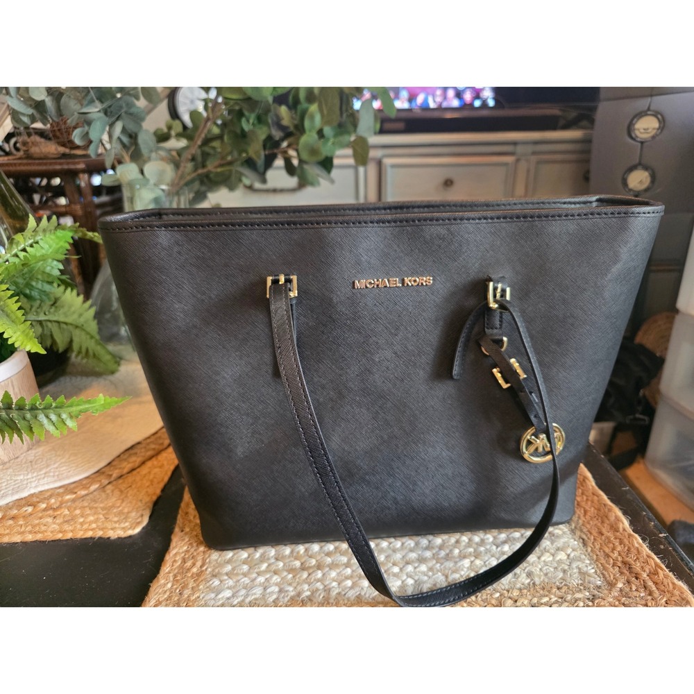 Michael Kors Jet Set Travel Black Saffiano Leather Tote Bag‎ Gold Hardware